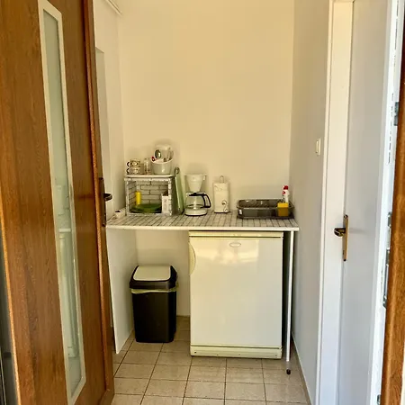 Tinna بيت ضيافة كريس